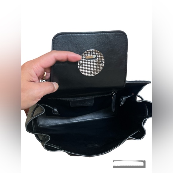 Like New : L Credi Leather Backpack- - Picture 6 of 8